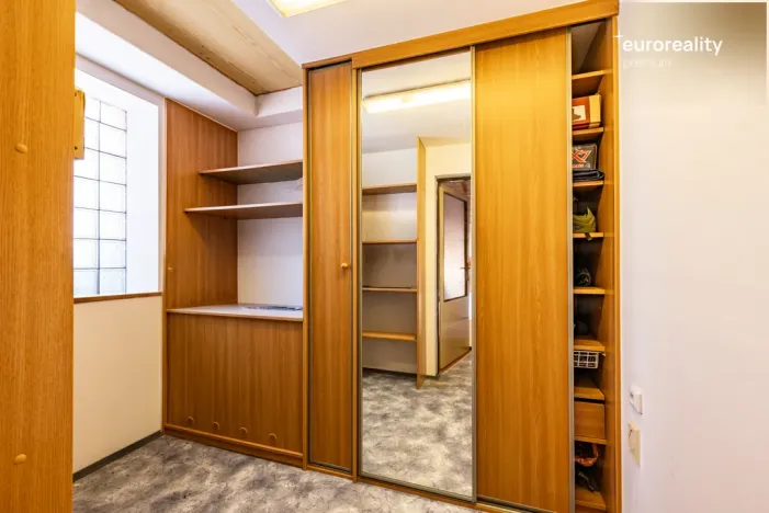 Prodej vícegeneračního domu, Kraslice, Pod nádražím, 259 m2