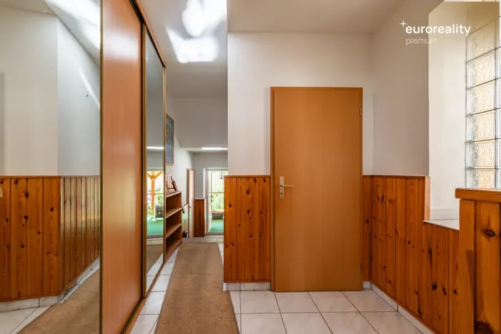 Prodej vícegeneračního domu, Kraslice, Pod nádražím, 259 m2