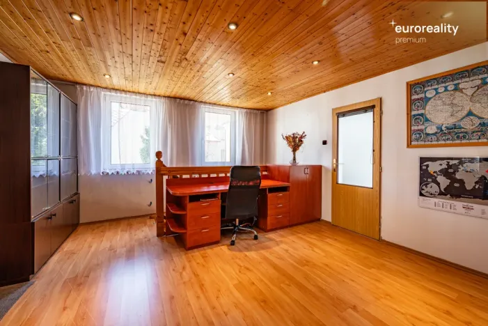 Prodej vícegeneračního domu, Kraslice, Pod nádražím, 259 m2