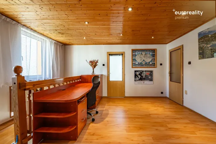 Prodej vícegeneračního domu, Kraslice, Pod nádražím, 259 m2