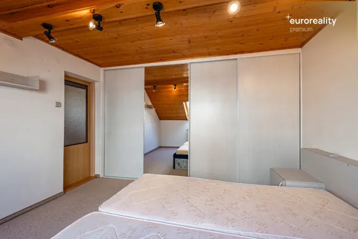 Prodej vícegeneračního domu, Kraslice, Pod nádražím, 259 m2