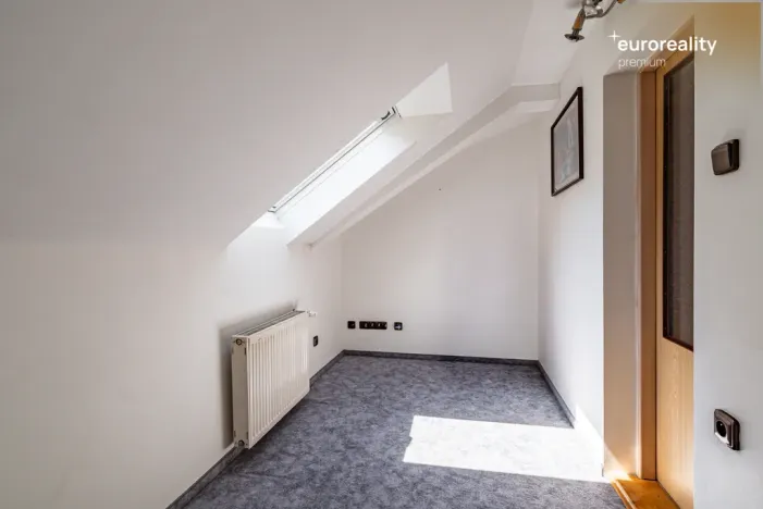 Prodej vícegeneračního domu, Kraslice, Pod nádražím, 259 m2