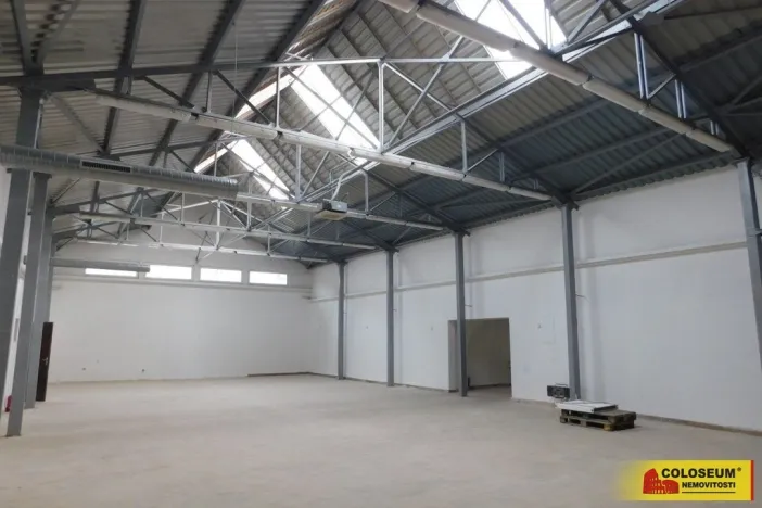 Pronájem obchodního prostoru, Znojmo, Pražská, 400 m2