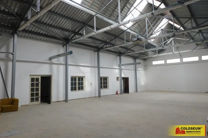 Pronájem obchodního prostoru, Znojmo, Pražská, 400 m2