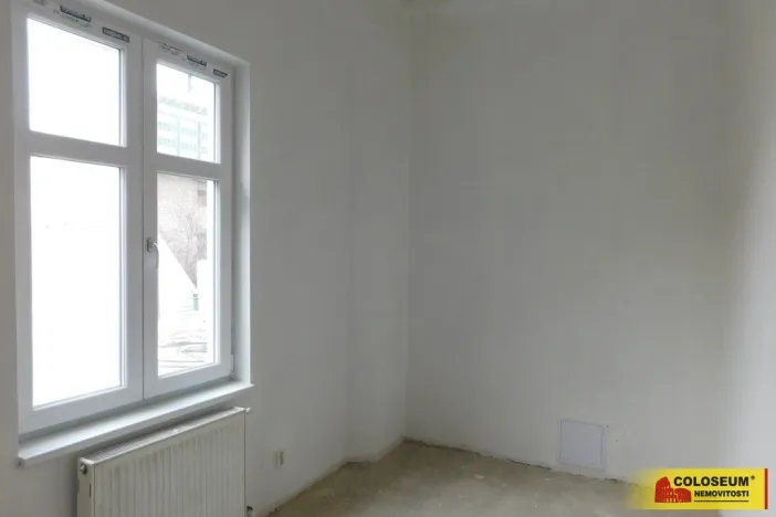 Pronájem obchodního prostoru, Znojmo, Pražská, 400 m2