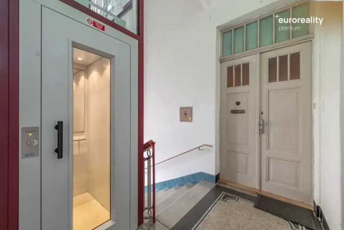 Prodej bytu 2+1, Mariánské Lázně, Hlavní třída, 79 m2
