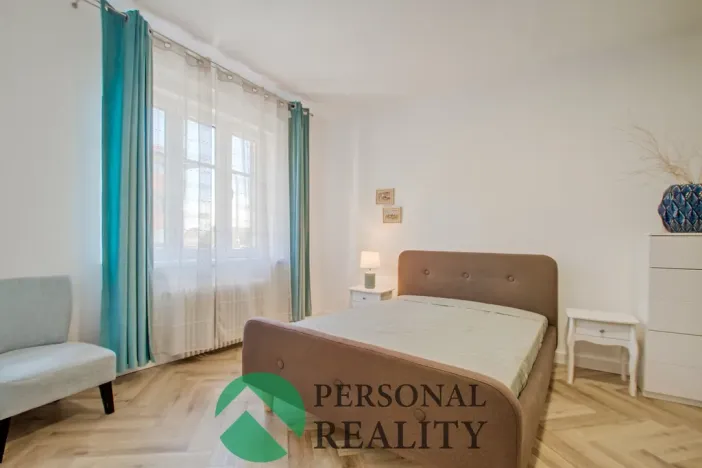 Pronájem bytu 3+1, Cheb, Valdštejnova, 94 m2