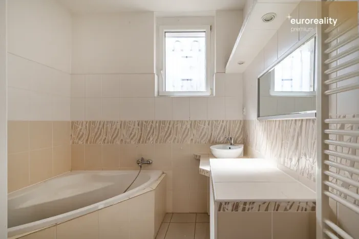 Prodej vícegeneračního domu, Sokolov, U Divadla, 360 m2