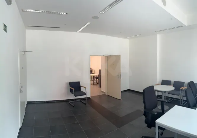 Pronájem obchodního prostoru, Plzeň - Jižní Předměstí, Klatovská třída, 82 m2