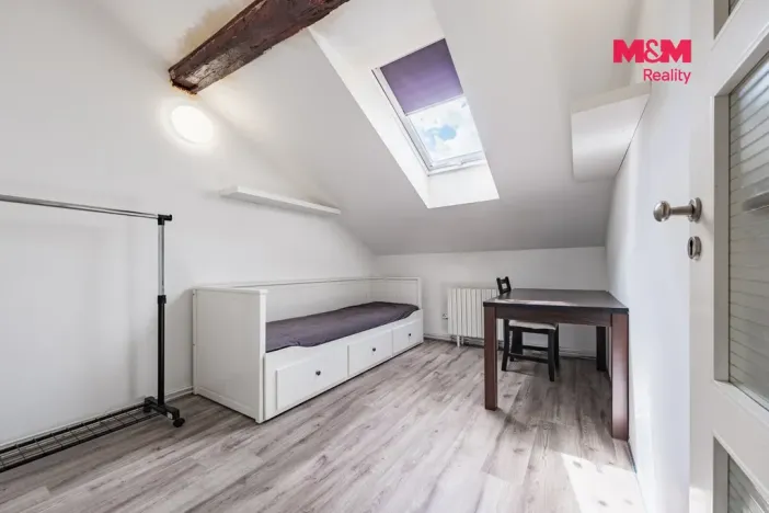 Prodej bytu 3+kk, Rožďalovice, Náměstí, 68 m2