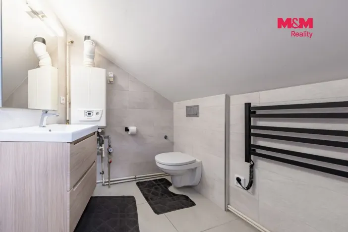 Prodej bytu 3+kk, Rožďalovice, Náměstí, 68 m2