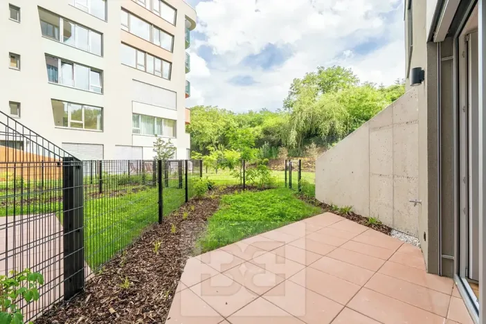 Pronájem bytu 2+kk, Praha - Radlice, 55 m2