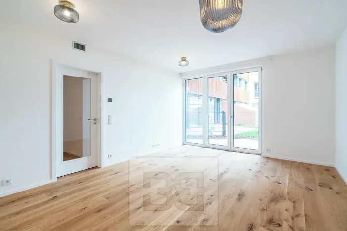Pronájem bytu 2+kk, Praha - Radlice, 55 m2