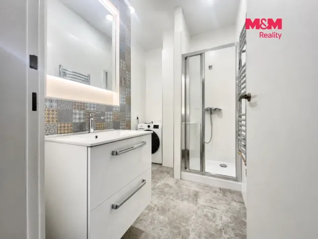 Pronájem bytu 2+kk, Praha - Bubeneč, Eliášova, 59 m2