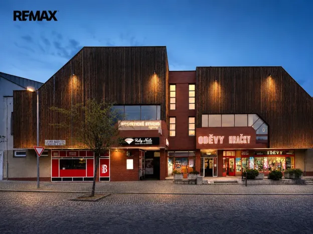 Prodej obchodního prostoru, Dobříš, Mírové náměstí, 503 m2