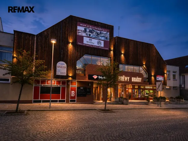 Prodej obchodního prostoru, Dobříš, Mírové náměstí, 503 m2