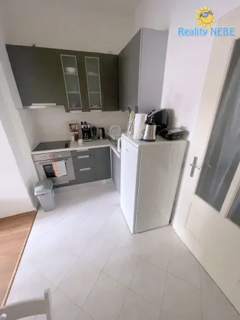 Pronájem bytu 1+kk, Praha - Nusle, Nuselská, 31 m2