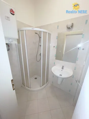Pronájem bytu 1+kk, Praha - Nusle, Nuselská, 31 m2