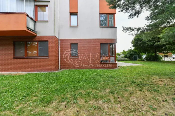 Prodej obchodního prostoru, Jesenice, Cedrová, 56 m2