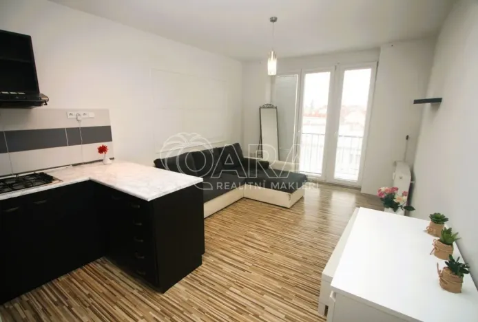 Pronájem bytu 2+kk, Praha - Strašnice, Ke Strašnické, 36 m2
