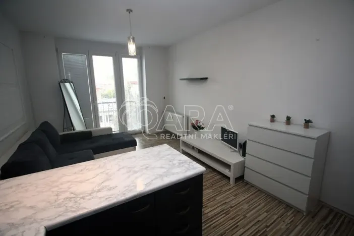 Pronájem bytu 2+kk, Praha - Strašnice, Ke Strašnické, 36 m2