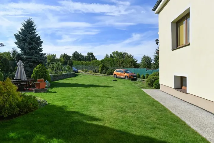 Prodej rodinného domu, Statenice, 202 m2
