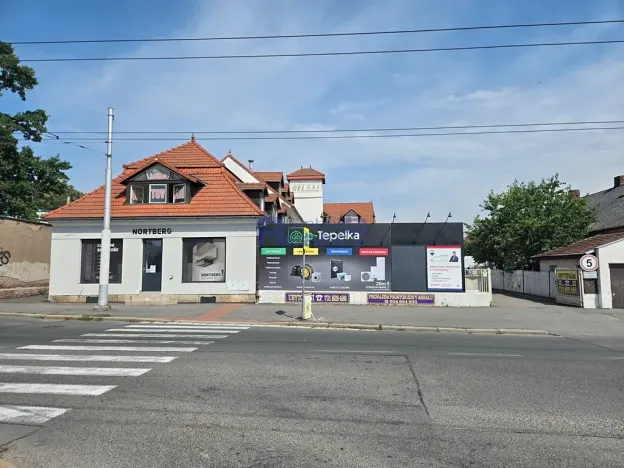 Pronájem obchodního prostoru, Hradec Králové, Pražská třída, 200 m2