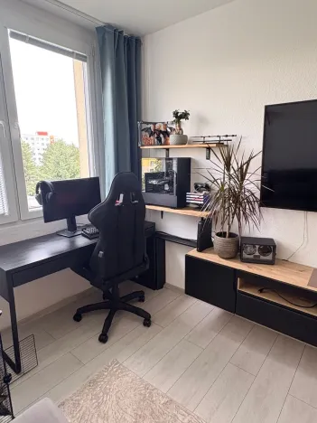 Prodej bytu 2+kk, Praha, Bazovského, 42 m2