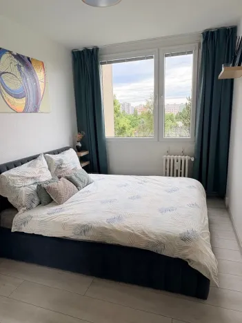 Prodej bytu 2+kk, Praha, Bazovského, 42 m2