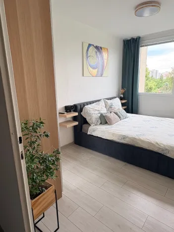 Prodej bytu 2+kk, Praha, Bazovského, 42 m2