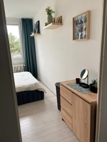 Prodej bytu 2+kk, Praha, Bazovského, 42 m2
