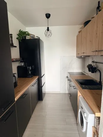 Prodej bytu 2+kk, Praha, Bazovského, 42 m2