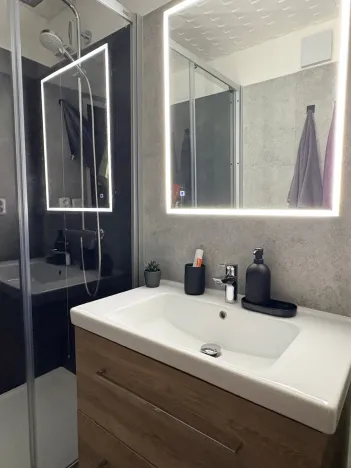Prodej bytu 2+kk, Praha, Bazovského, 42 m2