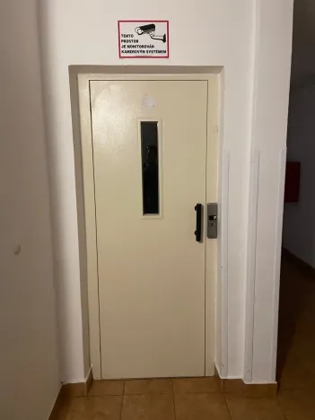 Prodej bytu 2+kk, Praha, Bazovského, 42 m2