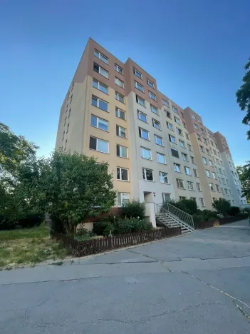 Prodej bytu 2+kk, Praha, Bazovského, 42 m2