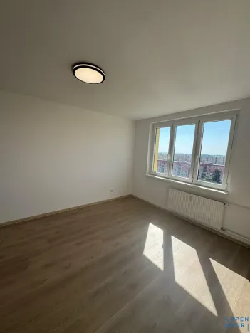 Pronájem bytu 1+1, Chomutov, Pod Břízami, 36 m2