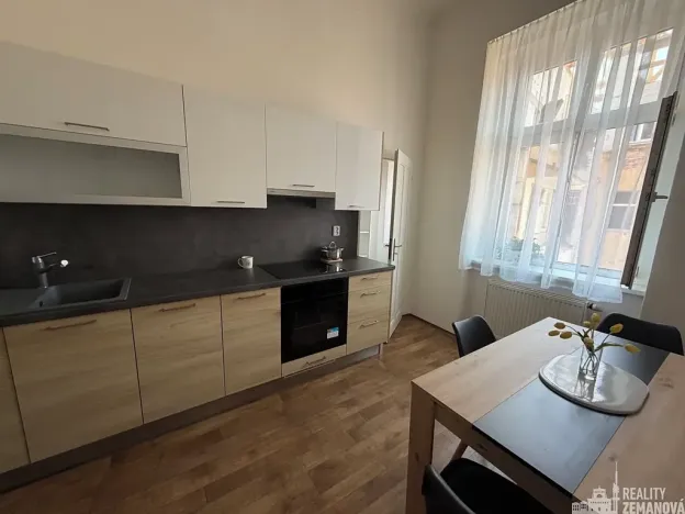 Pronájem bytu 3+1, Praha - Nové Město, Štěpánská, 90 m2