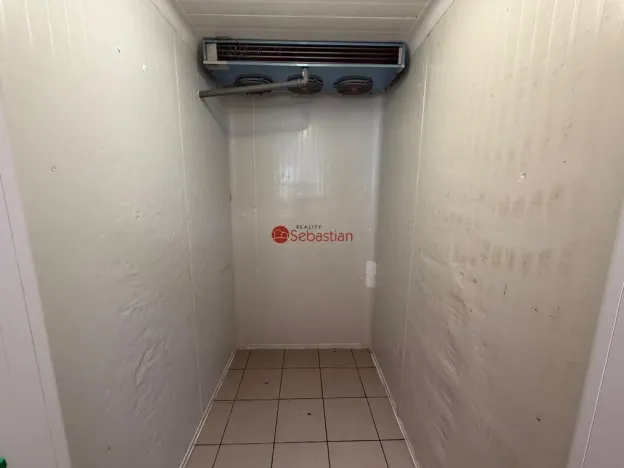 Pronájem obchodního prostoru, Litvínov - Horní Litvínov, náměstí Míru, 38 m2