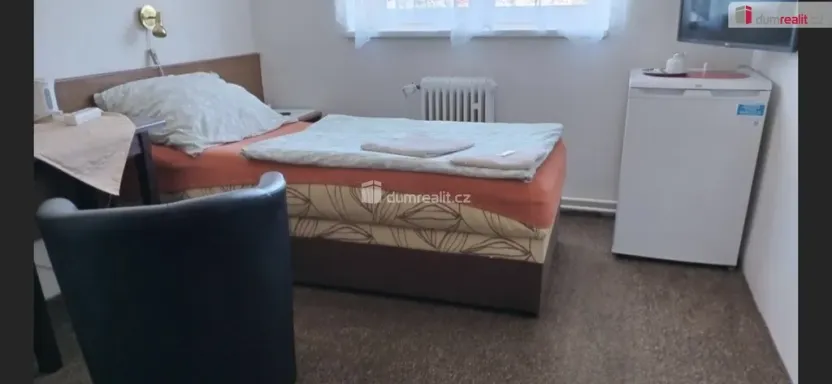Pronájem atypického bytu, Praha - Dolní Chabry, Ústecká, 17 m2