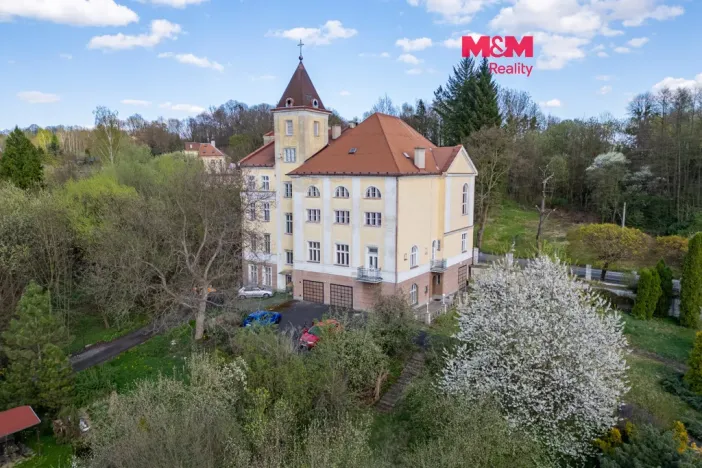 Prodej atypického bytu, Orlová - Město, Fr. Palackého, 140 m2