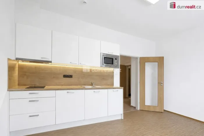 Pronájem bytu 1+kk, Praha - Březiněves, Na hlavní, 30 m2