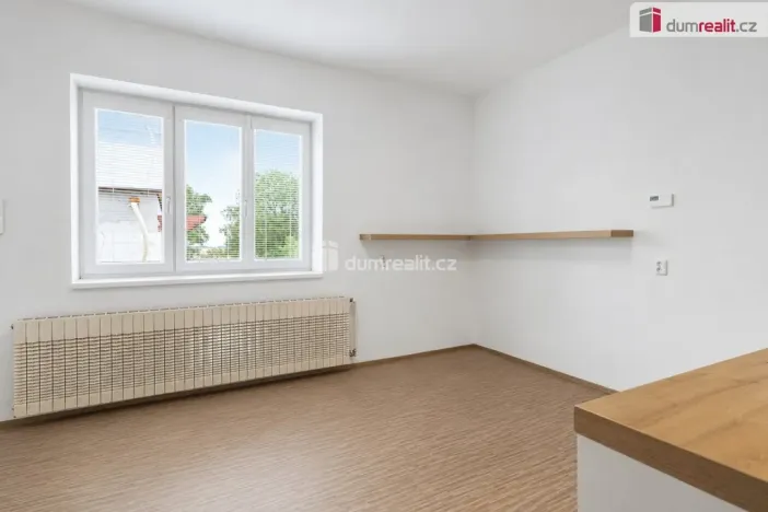 Pronájem bytu 1+kk, Praha - Březiněves, Na hlavní, 30 m2
