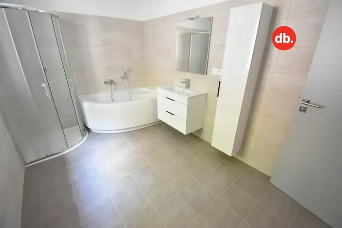Pronájem bytu 3+kk, Karlovy Vary, Táborská, 80 m2