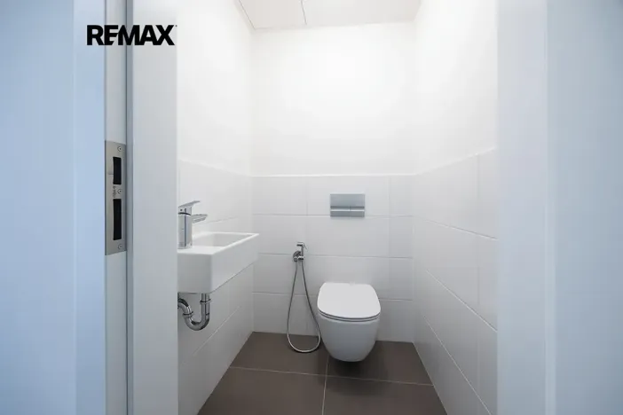 Pronájem bytu 3+kk, Praha - Modřany, Kolmanova, 77 m2