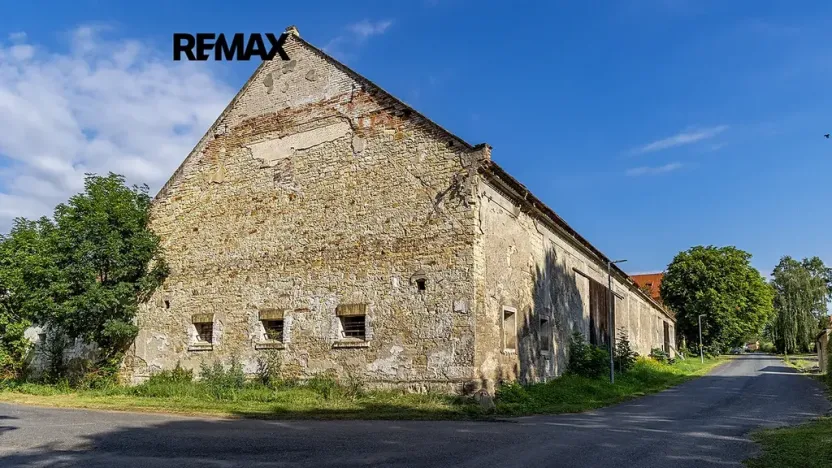 Prodej zemědělského objektu, Počedělice, 2500 m2
