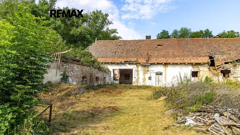 Prodej zemědělského objektu, Počedělice, 2500 m2