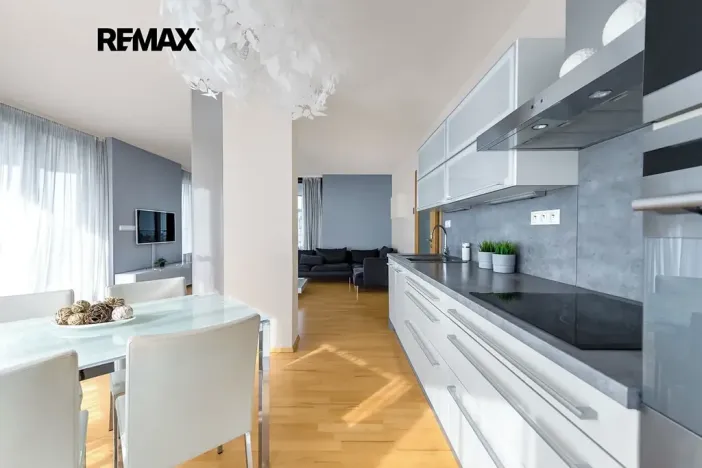 Pronájem bytu 2+kk, Praha - Žižkov, Ke kapslovně, 70 m2