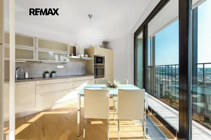Pronájem bytu 2+kk, Praha - Žižkov, Ke kapslovně, 70 m2