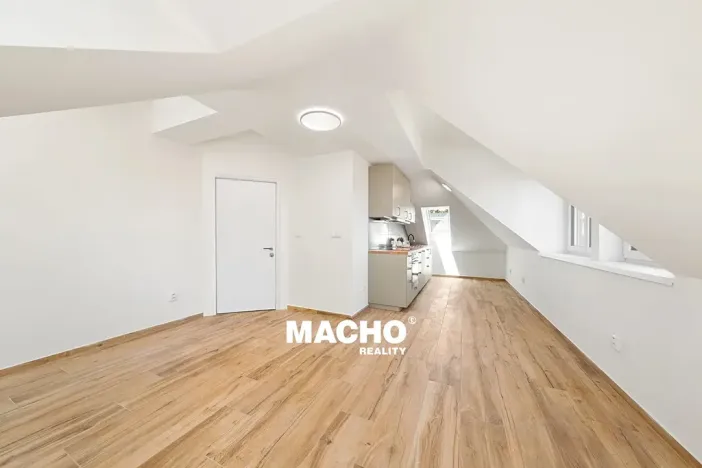 Pronájem bytu 2+kk, Mníšek pod Brdy, 5. května, 53 m2