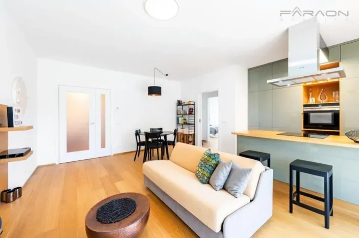 Pronájem bytu 3+kk, Praha - Hrdlořezy, Učňovská, 83 m2